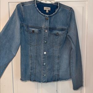 LOGO LORI GOLDSTEIN Denim Jacket size 6 Raw Hem Light Wash